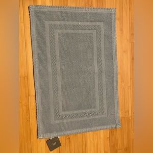NWT RH Bathmat